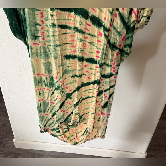 Boutique|Green and Cream Tie-Dye Oversized Maxi/Midi Dress, Boho Beachy style••• - Picture 4 of 8
